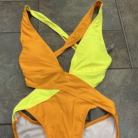 🔥3/$42 w FREE SHIPPING🔥 Vibrant Orange and Yellow Swimsuit - Picture 2 of 6